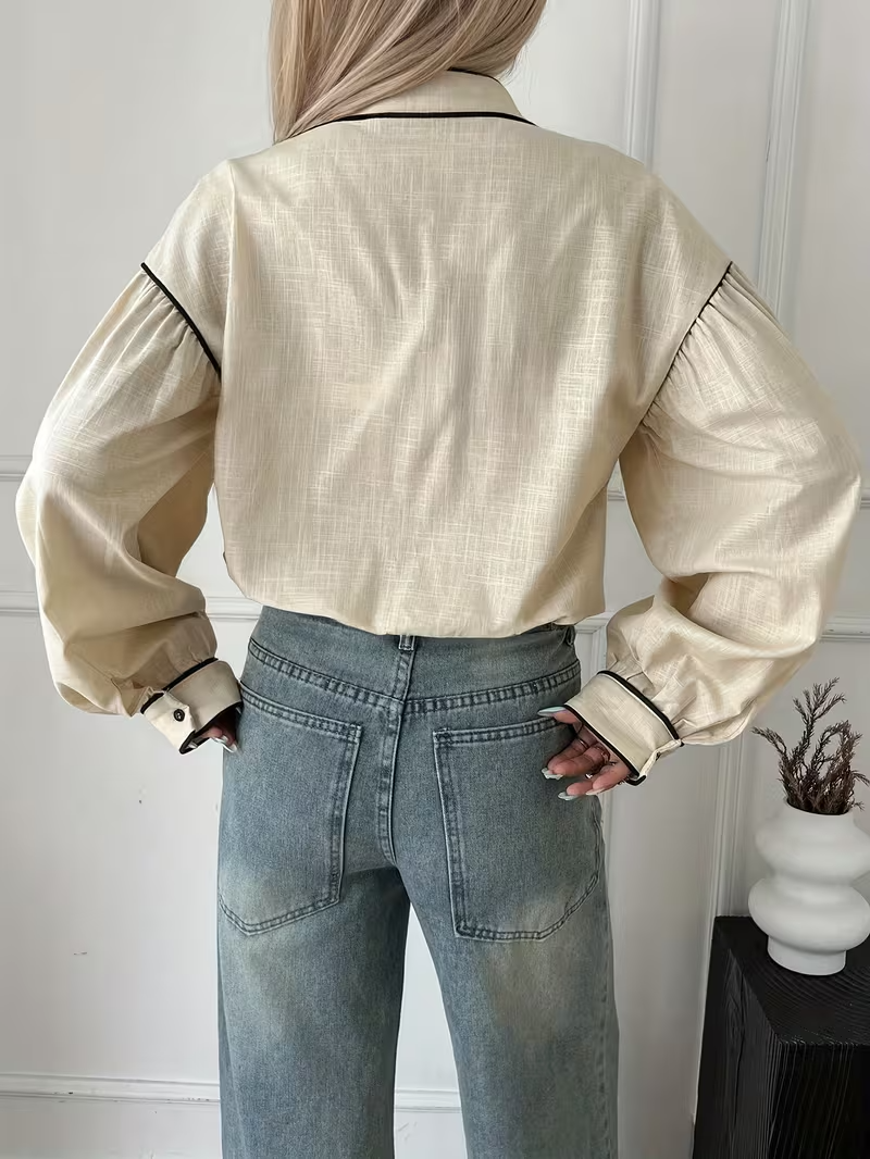 Women’s Contrast Trim Button-Front Blouse